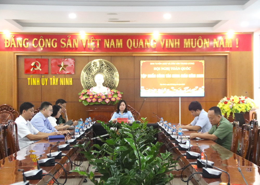 Phó Trưởng ban Tuyên giáo và Dân vận Tỉnh ủy Mai Đặng Thảo Nguyên chủ trì tại điểm cầu tỉnh Tây Ninh 