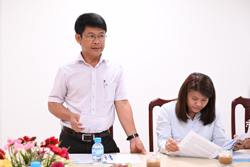 Trưởng ban Pháp chế HĐND tỉnh Phạm Văn Đặng phát biểu tại buổi khảo sát