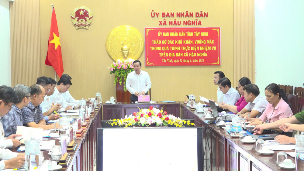 Phó Bí thư Tỉnh ủy, Chủ tịch UBND tỉnh Nguyễn Văn Út phát biểu tại buổi làm việ