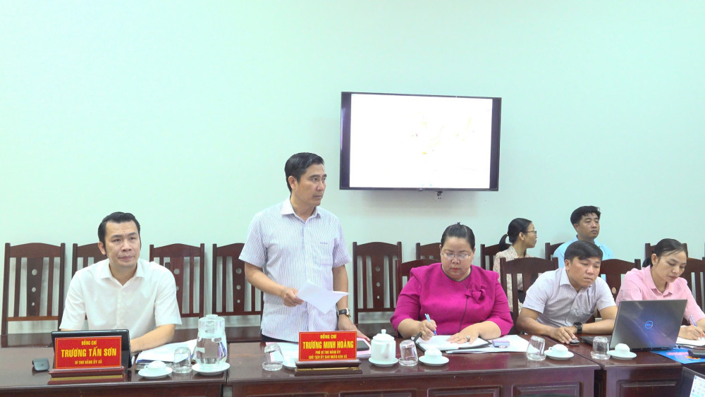 Chủ tịch UBND xã Hậu Nghĩa Trương Minh Hoàng chia sẻ về những khó khăn, vướng mắc của địa phương