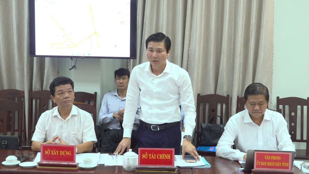 Lãnh đạo Sở Tài chính trao đổi, hướng dẫn, tháo gỡ khó khăn của địa phương