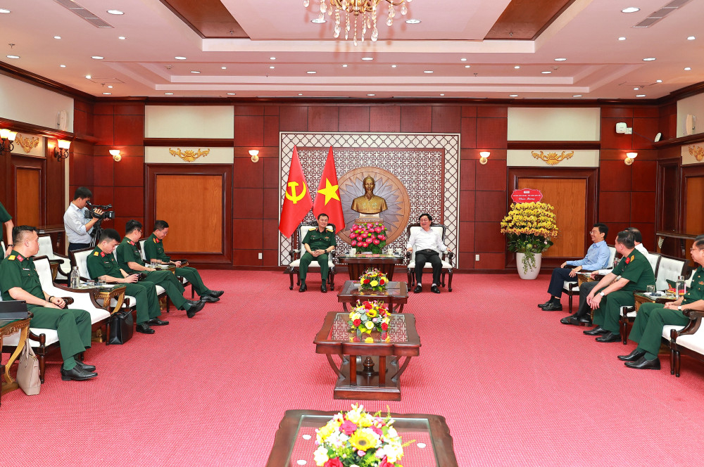 Đại biểu tham dự buổi làm việc 