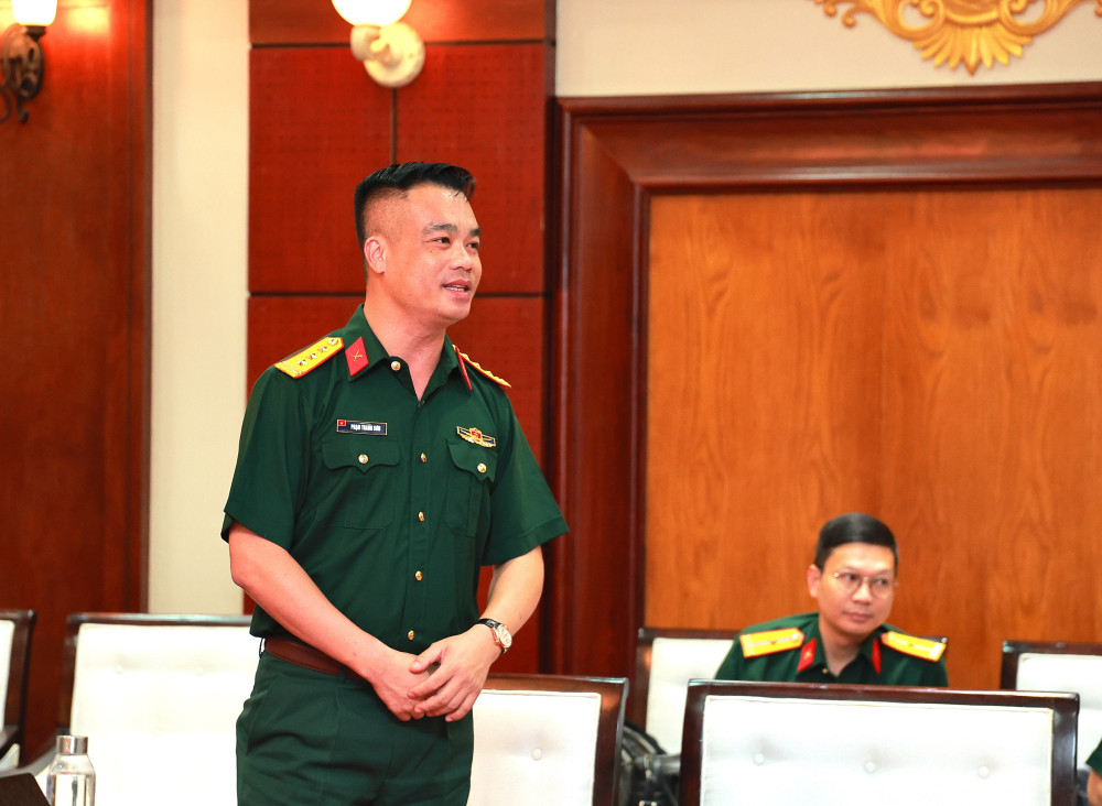 Thượng tá Phạm Thanh Sơn - Giám đốc Viettel Tây Ninh, báo cáo kết quả phủ sóng Viettel trên địa bàn tỉnh Tây Ninh thời gian qua 