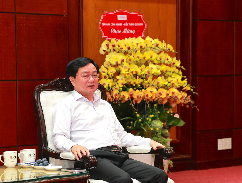 Bí thư Tỉnh ủy Nguyễn Văn Quyết bày tỏ và ghi nhận những đóng góp của Viettel với tỉnh Tây Ninh trong thời gian qua