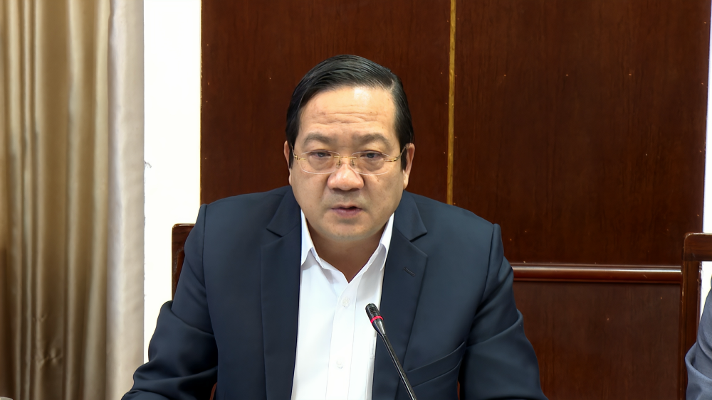 Ủy viên Ban Thường vụ Tỉnh ủy, Phó Chủ tịch UBND tỉnh Nguyễn Minh Lâm trao đổi với Đoàn công tác Tổng công ty Môi trường Hàn Quốc (KECO)