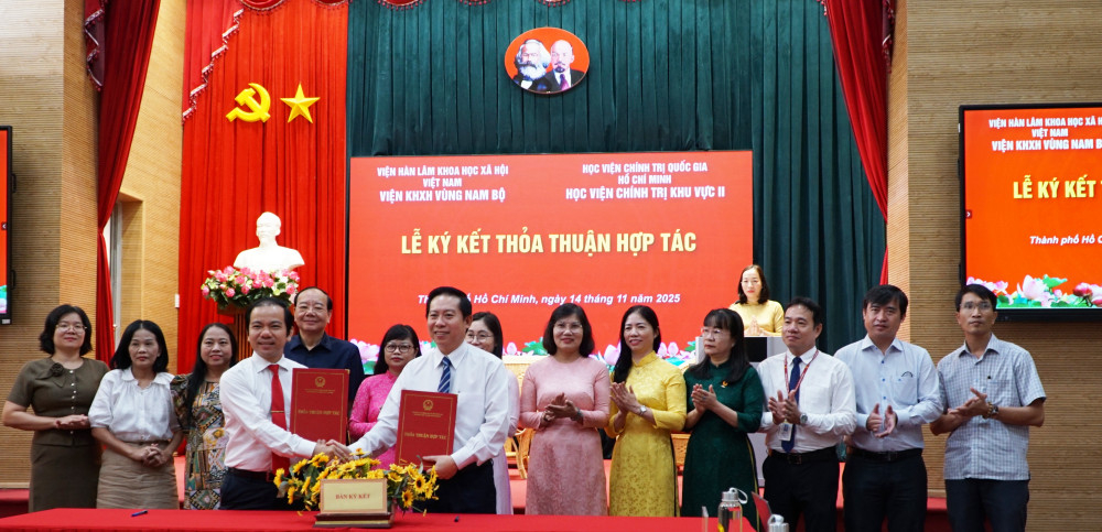 Học viện Chính trị khu vực II và Viện Khoa học Xã hội vùng Nam Bộ ký kết thỏa thuận hợp tác