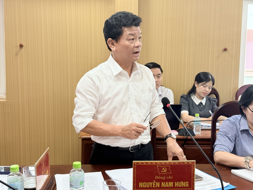 Giám đốc Sở Xây dựng Nguyễn Nam Hưng trả lời một số kiến nghị liên quan công tác quy hoạch, xây dựng tại cơ sở