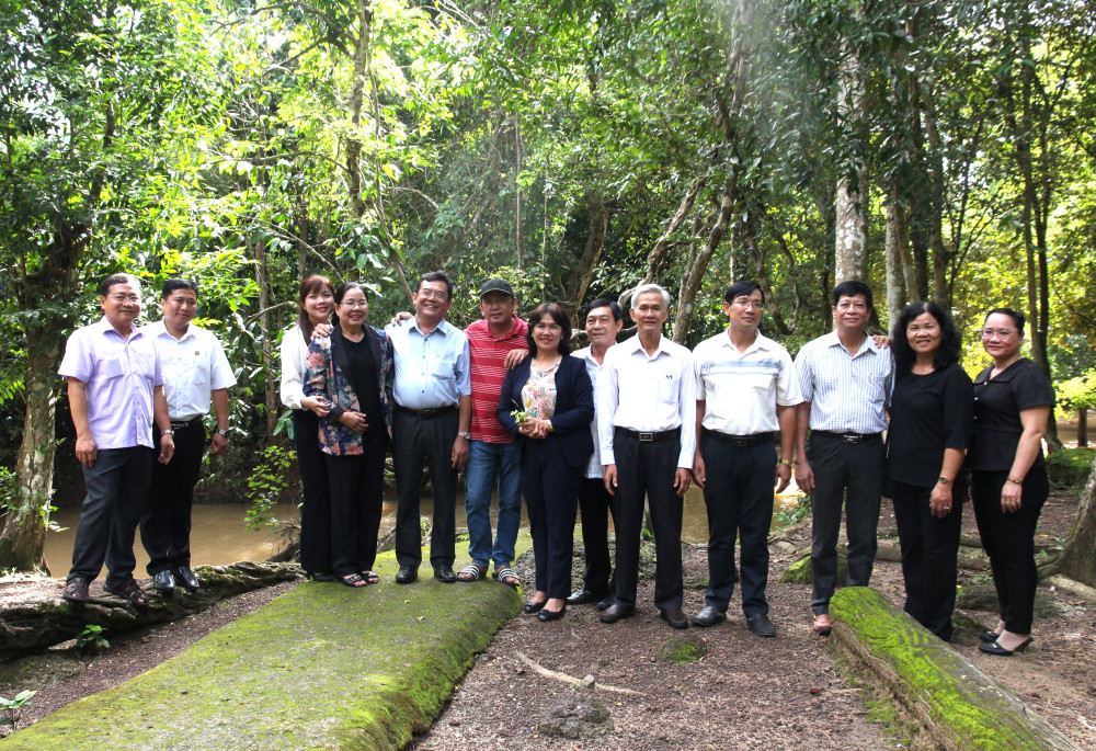 Khu di tích Căn cứ Mặt trận Dân tộc Giải phóng miền Nam Việt Nam nằm bình yên bên dòng suối Chò giữa khu rừng Chàng Riệc