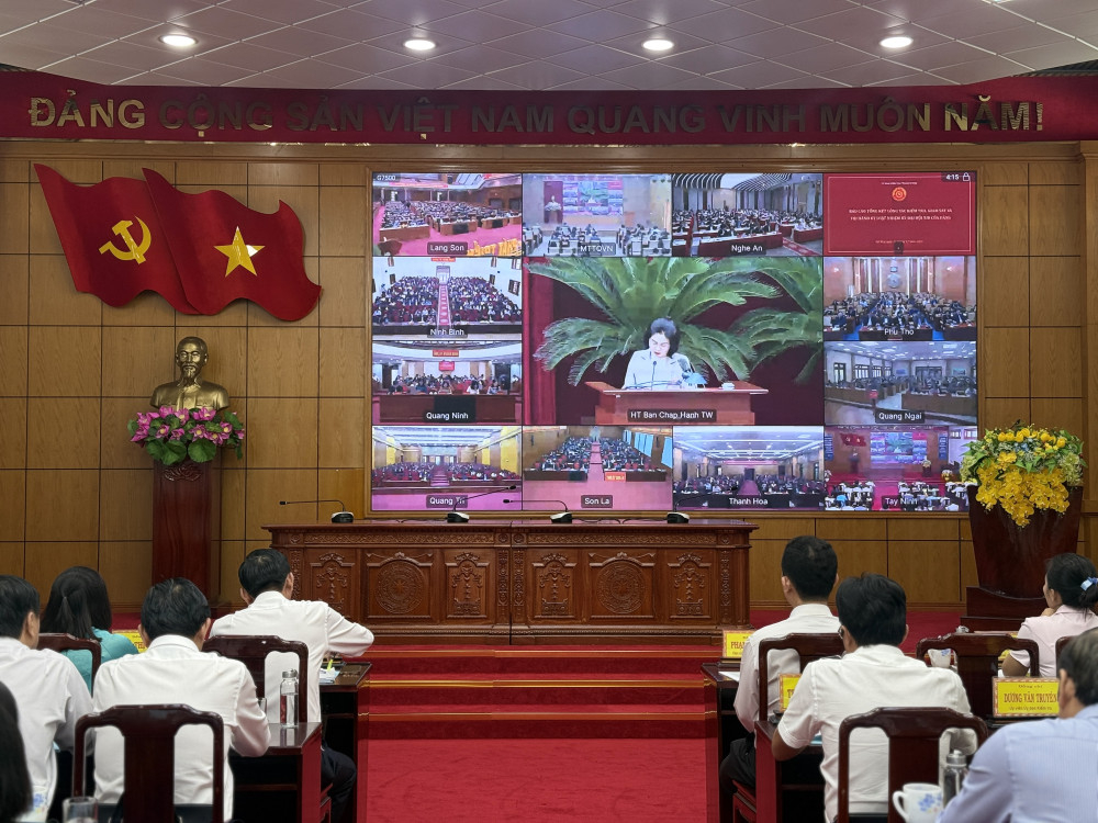 Các đại biểu phát biểu tham luận, thảo luận tại hội nghị