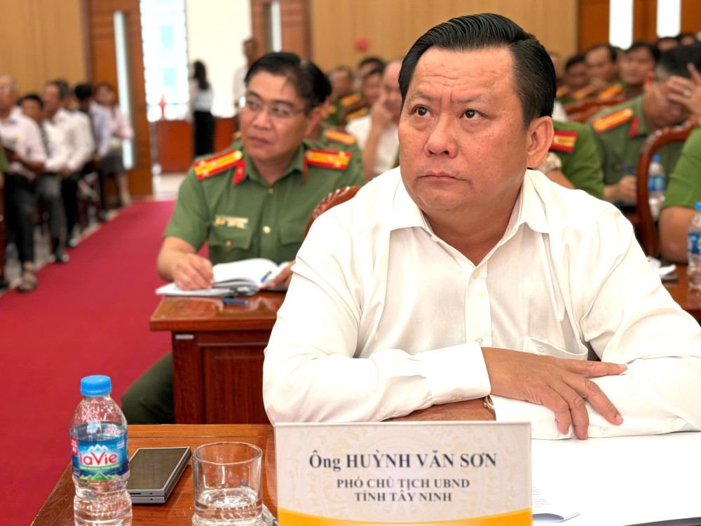 Phó Chủ tịch UBND tỉnh Tây Ninh Huỳnh Văn Sơn tham dự hội nghị 