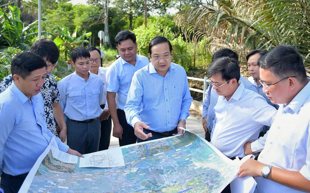 Lãnh đạo UBND tỉnh và Trung tâm Phát triển quỹ đất tỉnh khảo sát thực tế công tác giải phóng mặt bằng tại cơ sở