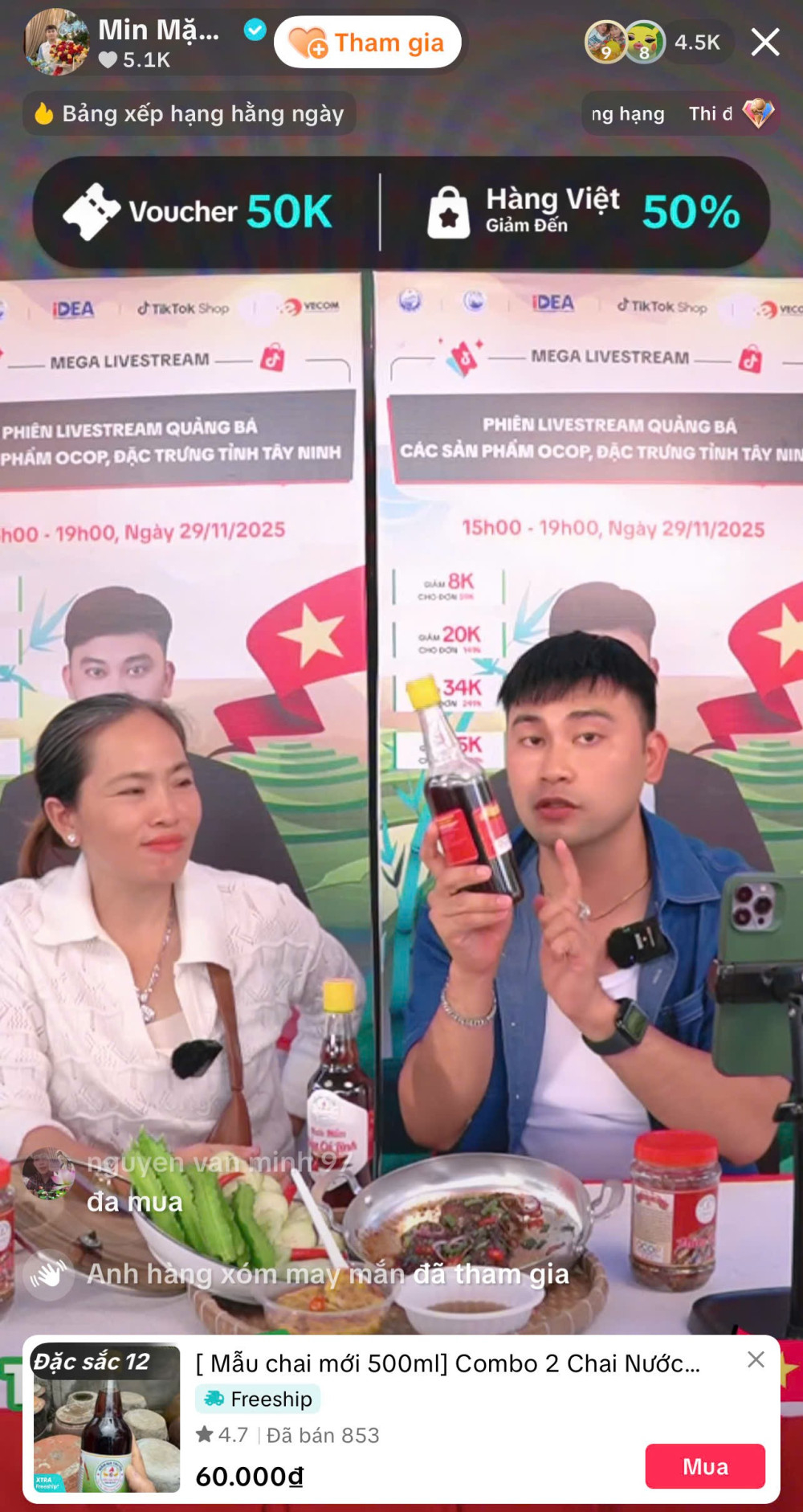 Khung cảnh phiên livestream trực tiếp, các sản phẩm OCOP và đặc sản vùng miền thu hút sự quan tâm, tương tác của người tiêu dùng