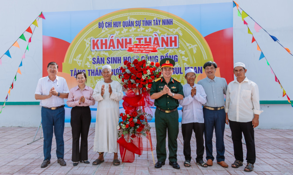 Khánh thành sân sinh hoạt cộng đồng tặng Thánh đường Hồi giáo Nurul Iman