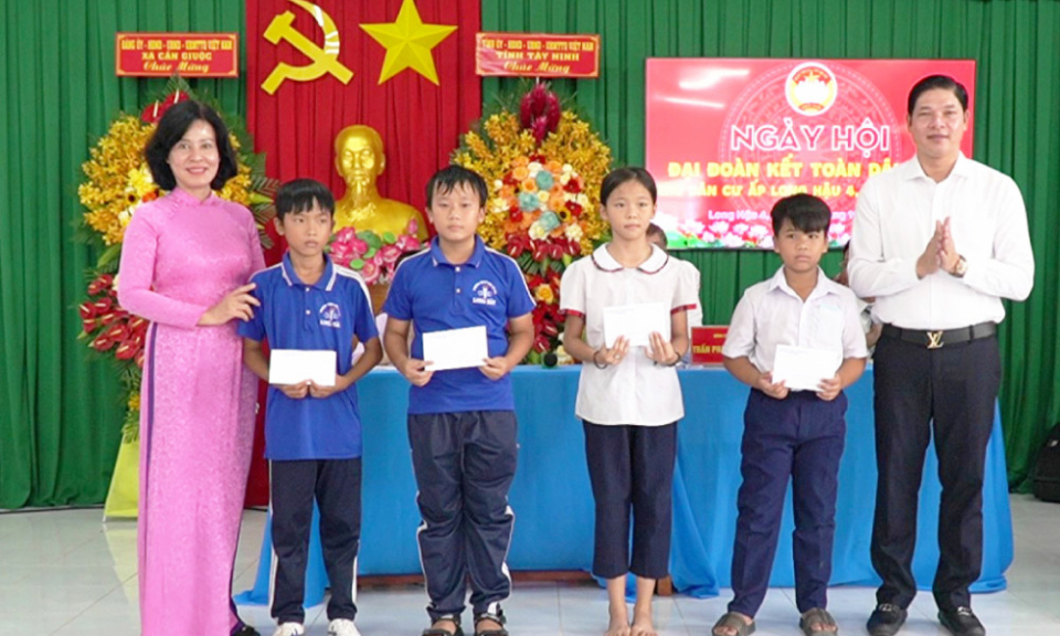 Ấp Long Hậu 4 làm điểm tổ chức Ngày hội Đại đoàn kết toàn dân tộc năm 2025