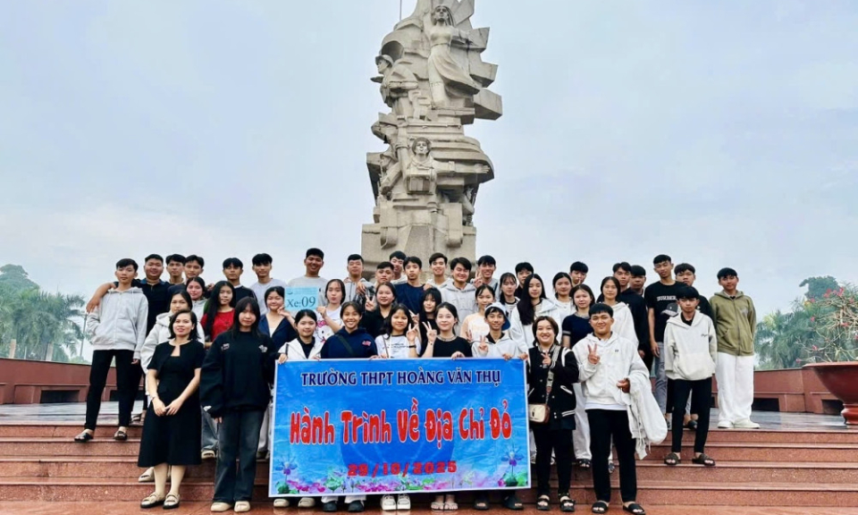 Chú trọng giáo dục lý tưởng cách mạng, đạo đức, lối sống cho học sinh