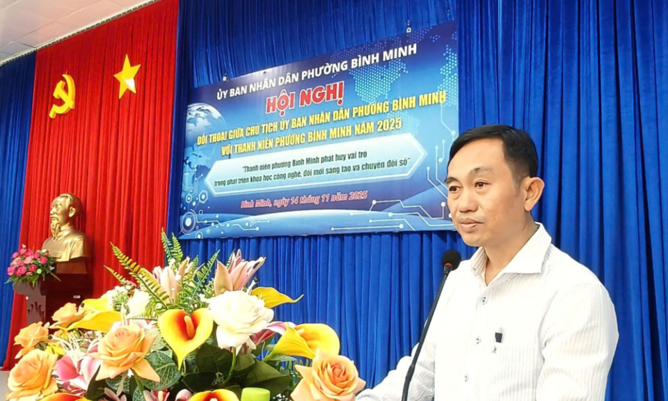 Chủ tịch UBND phường B&igrave;nh Minh Lương B&aacute; Can đối thoại với thanh ni&ecirc;n