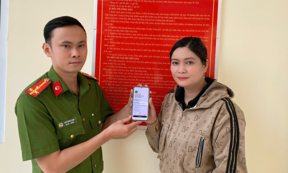 Người đ&agrave;n &ocirc;ng ở Lạng Sơn nhận lại 22 triệu đồng chuyển khoản nhầm cho một người ở T&acirc;y Ninh