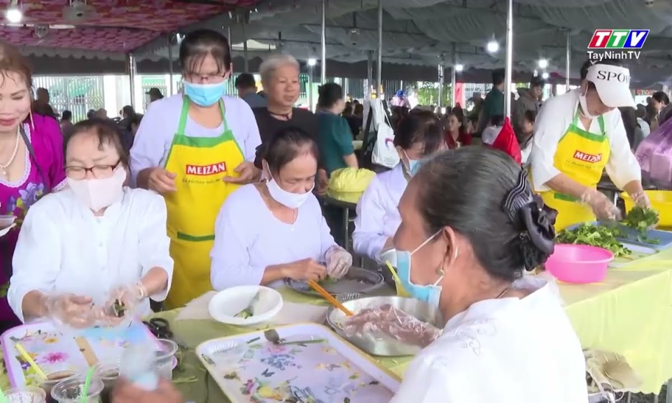 Xã Bình Đức: Người dân chung lòng hướng về ngày Lễ giỗ cụ Nguyễn