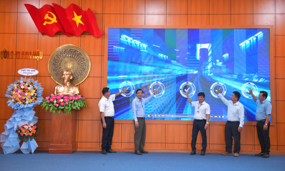 Phường Khánh Hậu phát động phong trào 'Bình dân học vụ số'