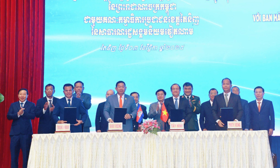 Tây Ninh ký kết thoả thuận hợp tác với 3 tỉnh biên giới Campuchia