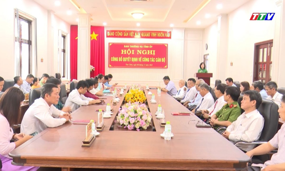 Công bố quyết định về công tác cán bộ tại xã Tân Châu