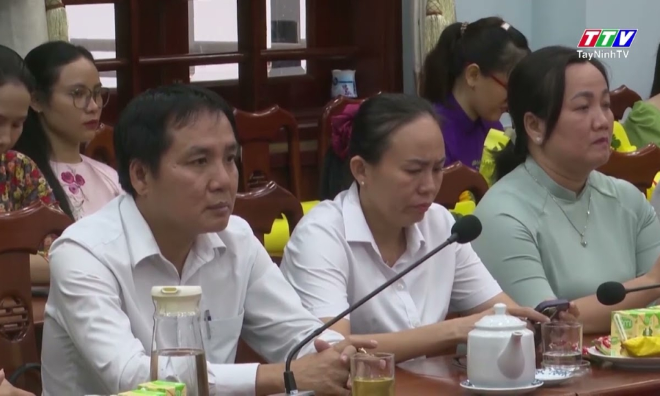 Phường Kiến Tường công bố quyết định công tác cán bộ 