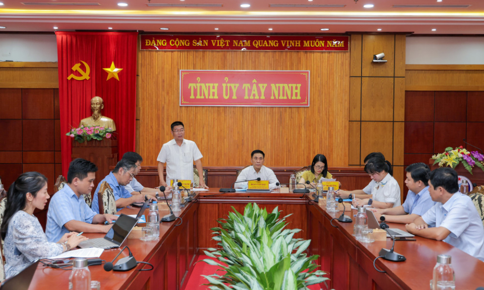 Khảo sát công tác tổ chức Giao lưu điển hình tiêu biểu trong học tập và làm theo tư tưởng, đạo đức, phong cách Hồ Chí Minh khu vực phía Nam