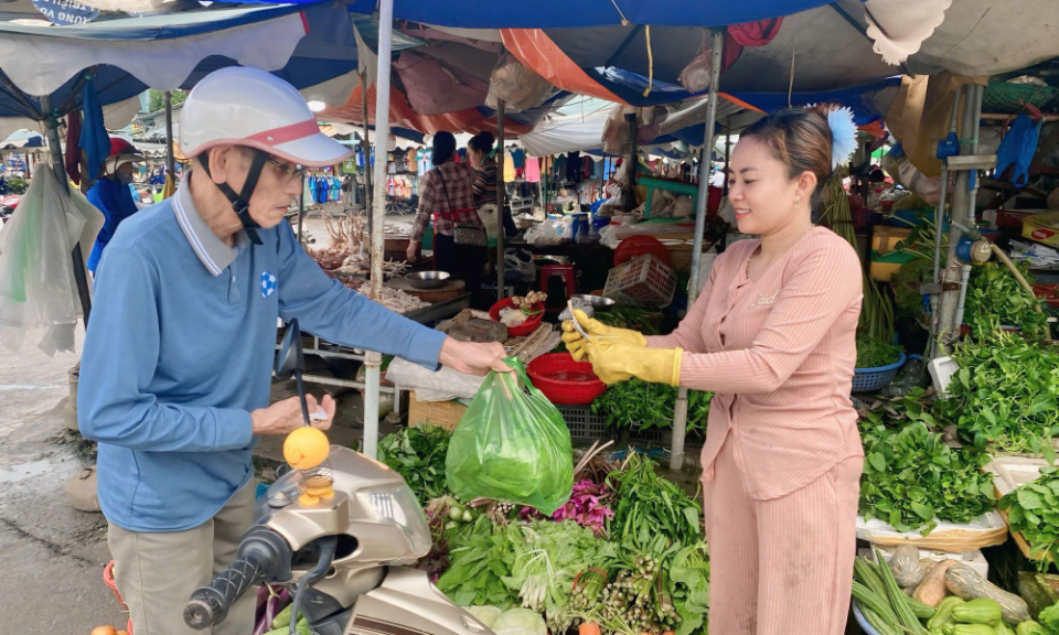 Giá nông sản tăng nhẹ do mưa bão
