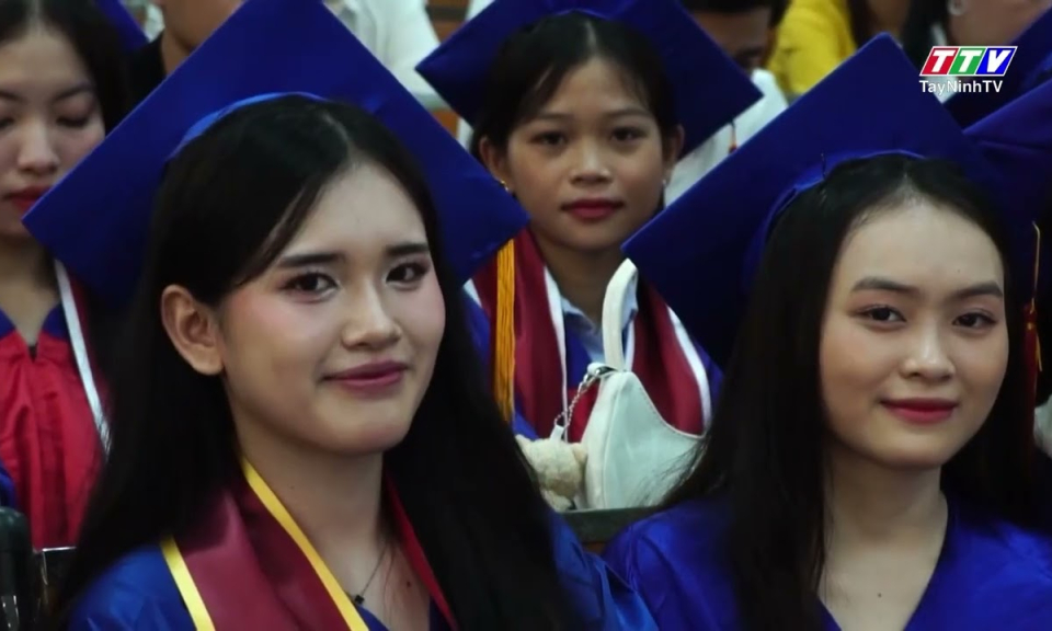 Trường Cao đẳng Sư phạm Tây Ninh trao bằng tốt nghiệp cao đẳng chính quy năm 2025