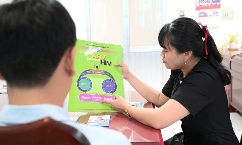 Xóa bỏ kỳ thị với người có 'H'