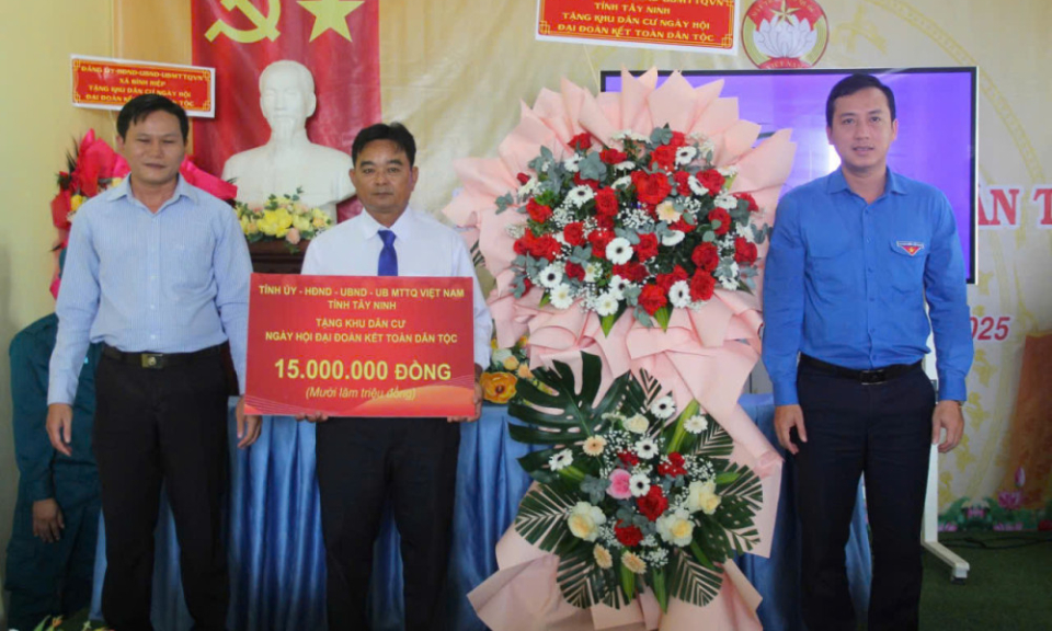 Ngày hội Đại đoàn kết toàn dân tộc tại khu dân cư ấp 2, xã Bình Hiệp