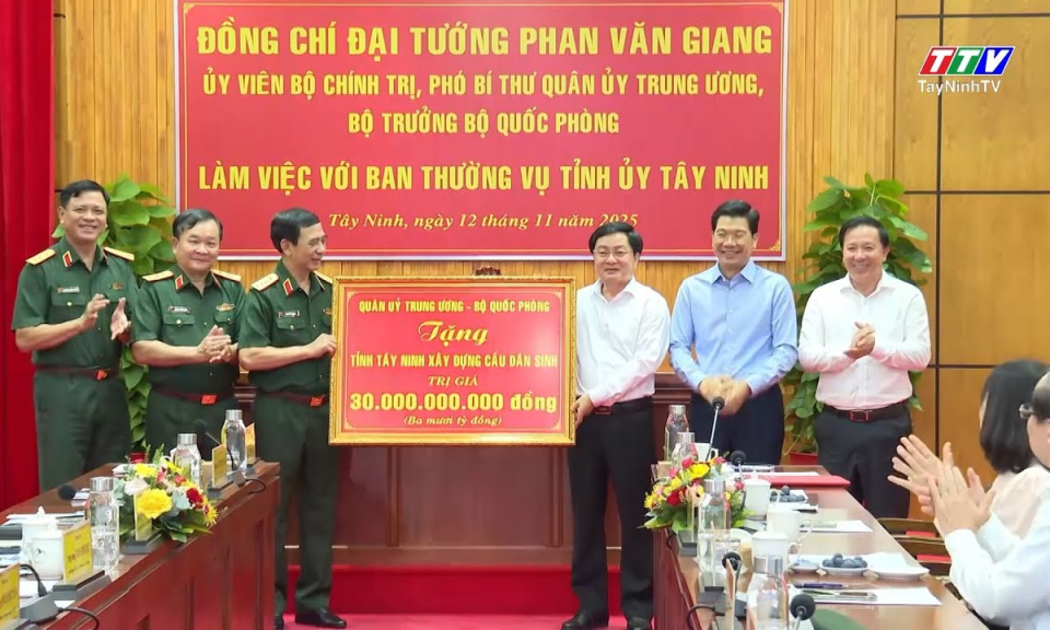 Bộ trưởng Bộ Quốc phòng làm việc với Ban Thường vụ Tỉnh ủy Tây Ninh