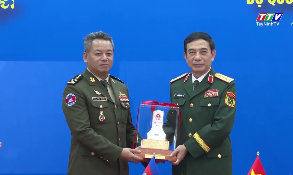 Bộ trưởng Bộ Quốc phòng hai nước Việt Nam – Campuchia hội đàm