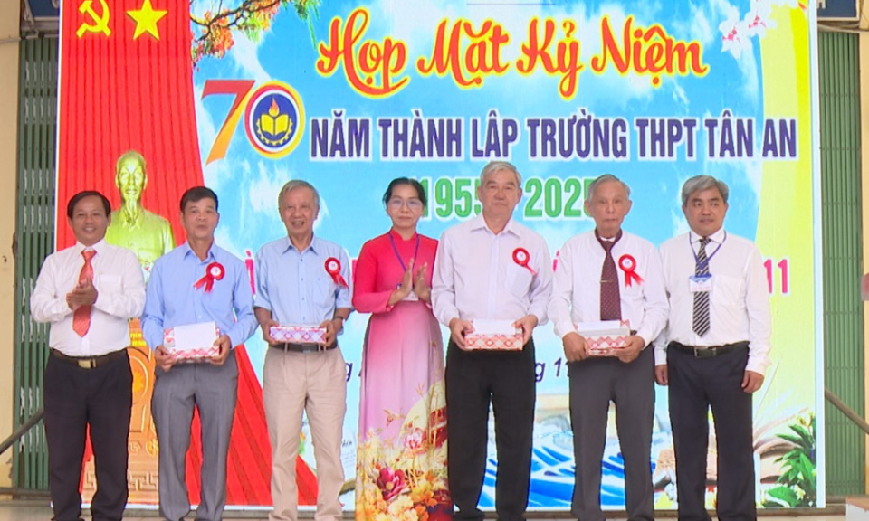 Trường THPT Tân An kỷ niệm 70 năm thành lập