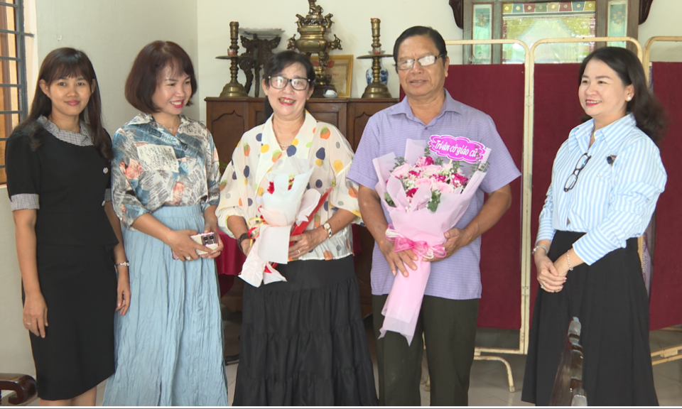 Tháng 11, nhớ ơn người thắp sáng tri thức