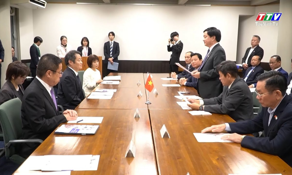 Bí thư Tỉnh ủy Tây Ninh chào xã giao Thống đốc tỉnh Yamanashi (Nhật Bản)