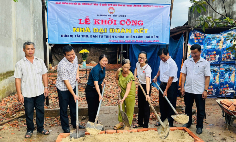 Hỗ trợ giảm nghèo cho phụ nữ - Trao 'cần câu', giữ hy vọng