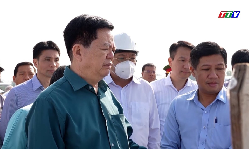 Phó Thủ tướng Chính phủ Mai Văn Chính kiểm tra dự án đường Vành đai 3 TP.HCM