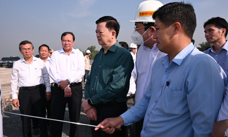 Phó Thủ tướng Chính phủ Mai Văn Chính kiểm tra dự án đường Vành đai 3 TP. Hồ Chí Minh