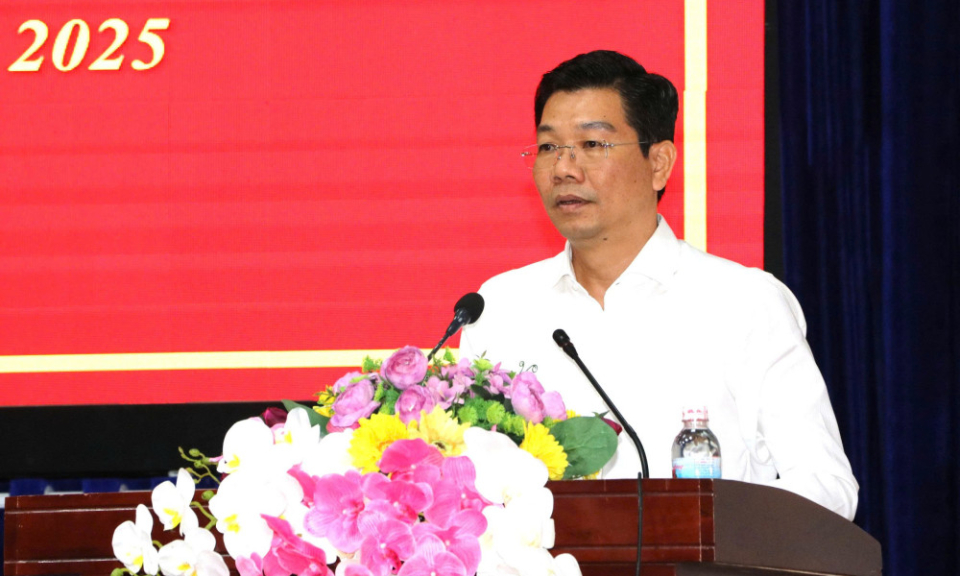 Phó Bí thư Thường trực Tỉnh ủy, Chủ tịch HĐND tỉnh Nguyễn Mạnh Hùng tiếp xúc cử tri phường Gò Dầu