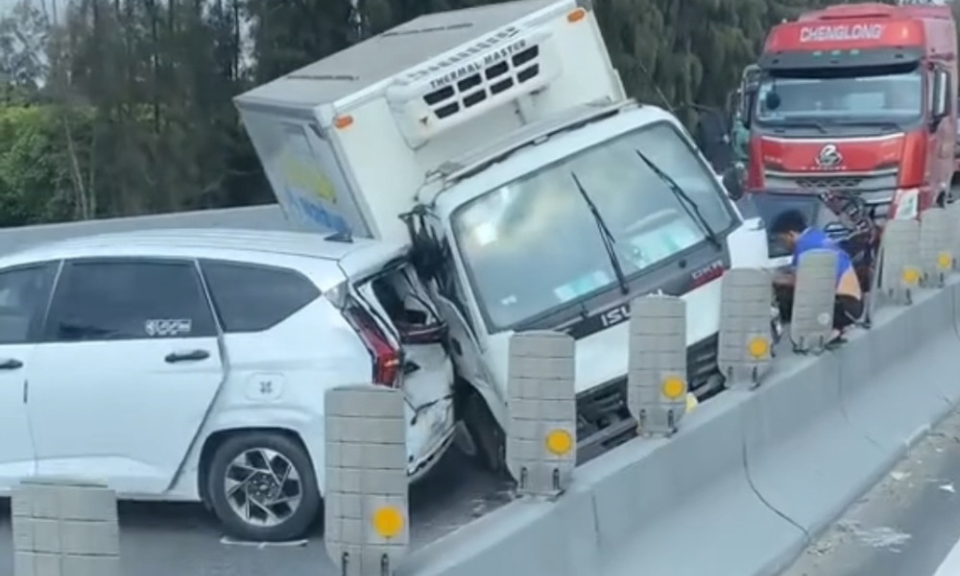 Tai nạn liên hoàn giữa 6 ô tô trên cao tốc TP.Hồ Chí Minh – Trung Lương 