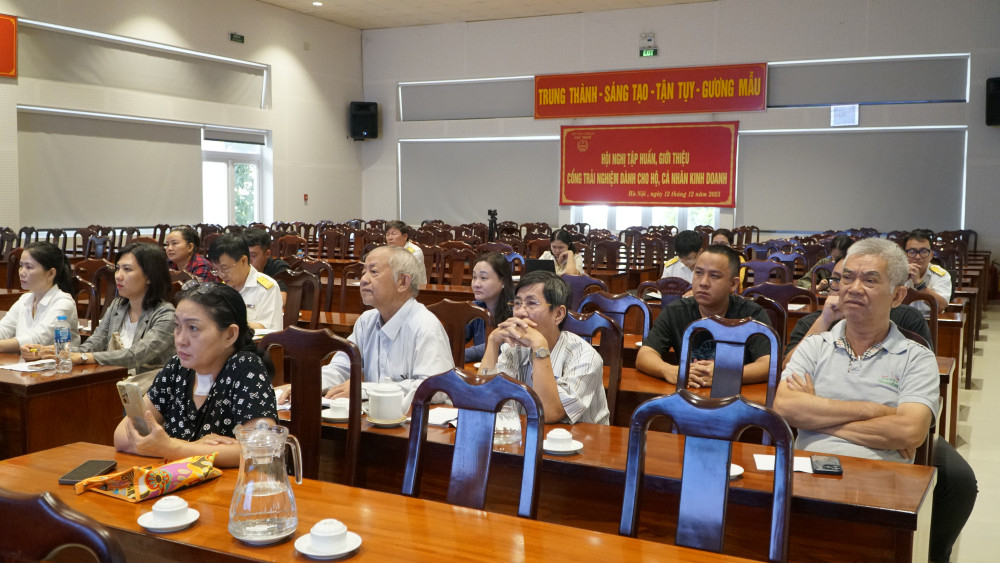 Tập huấn giới thiệu Cổng trải nghiệm d&agrave;nh cho hộ v&agrave; c&aacute; nh&acirc;n kinh doanh