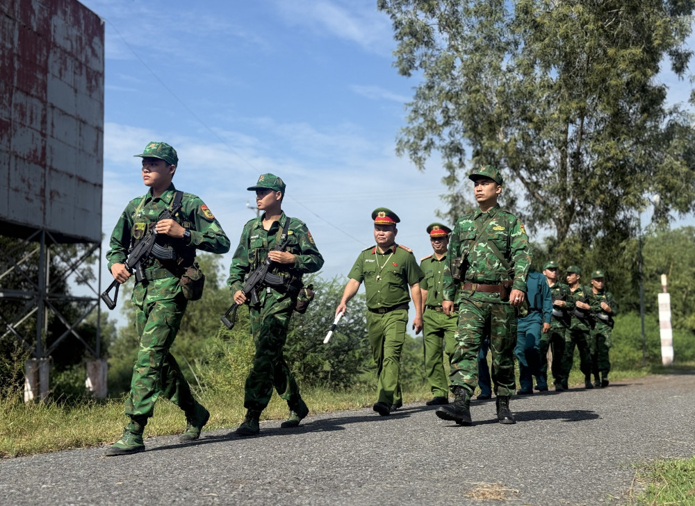 Công an các xã biên giới tăng cường phối hợp tuần tra
