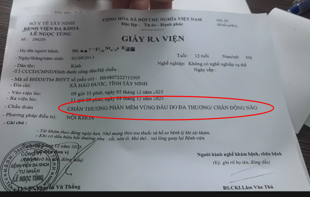 Em B phải nhập viện 3 ngày vì đau đầu