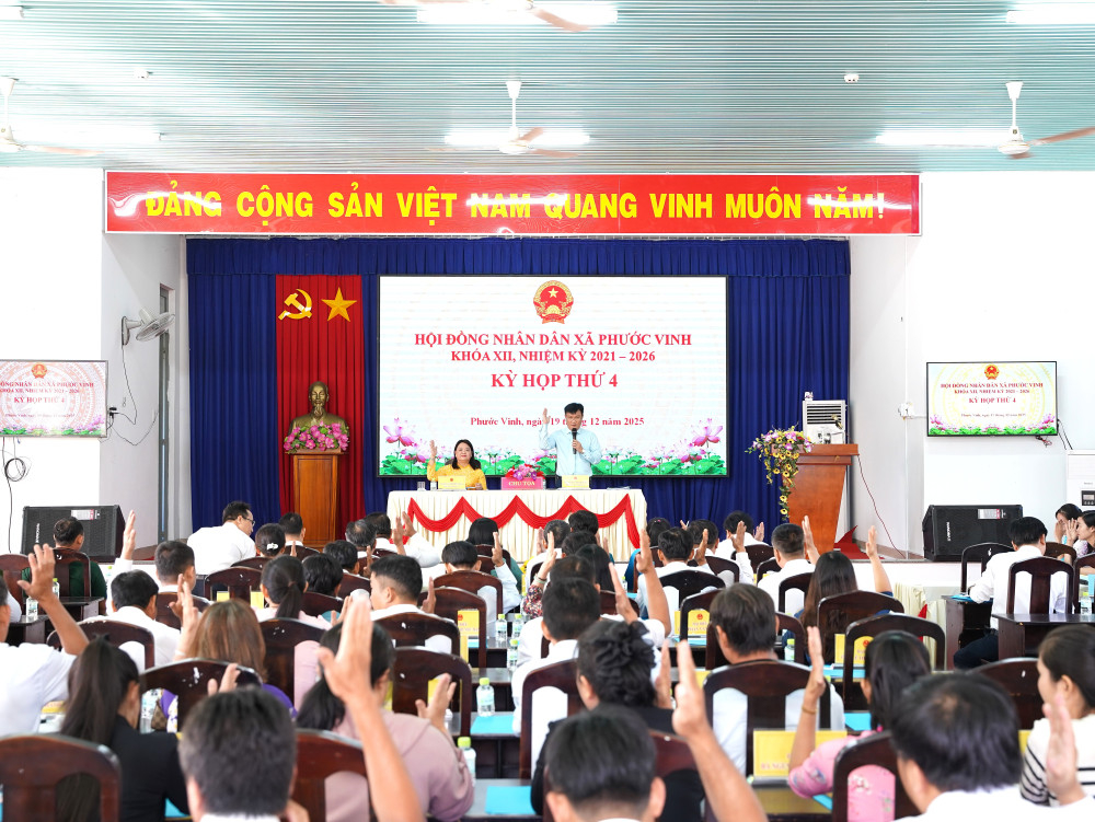 Kỳ họp thứ 4 HĐND xã Phước Vinh biểu quyết miễn nhiệm Ủy viên UBND xã đối với bà Trần Thị Khánh Tâm 