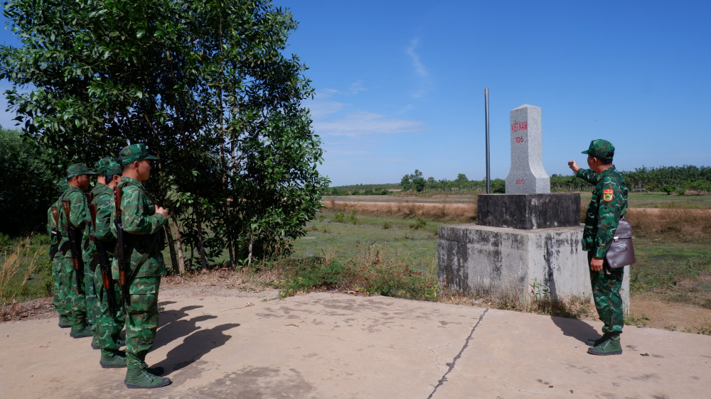 Bộ đội Biên phòng tỉnh Tây Ninh tuần tra bảo vệ vững chắc chủ quyền biên giới quốc gia