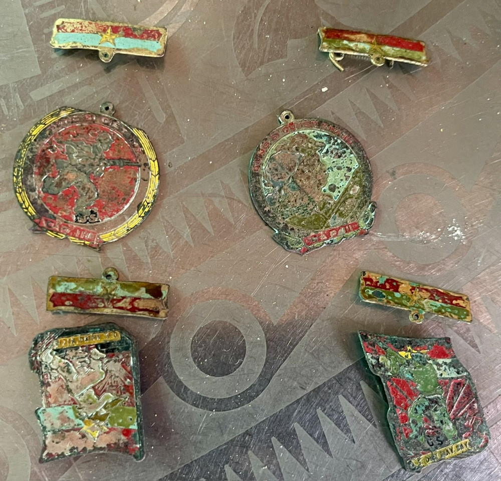 Những kỷ vật chiến tranh mà ông Trần Ngọc sưu tầm tại “bảo tàng” gia đình