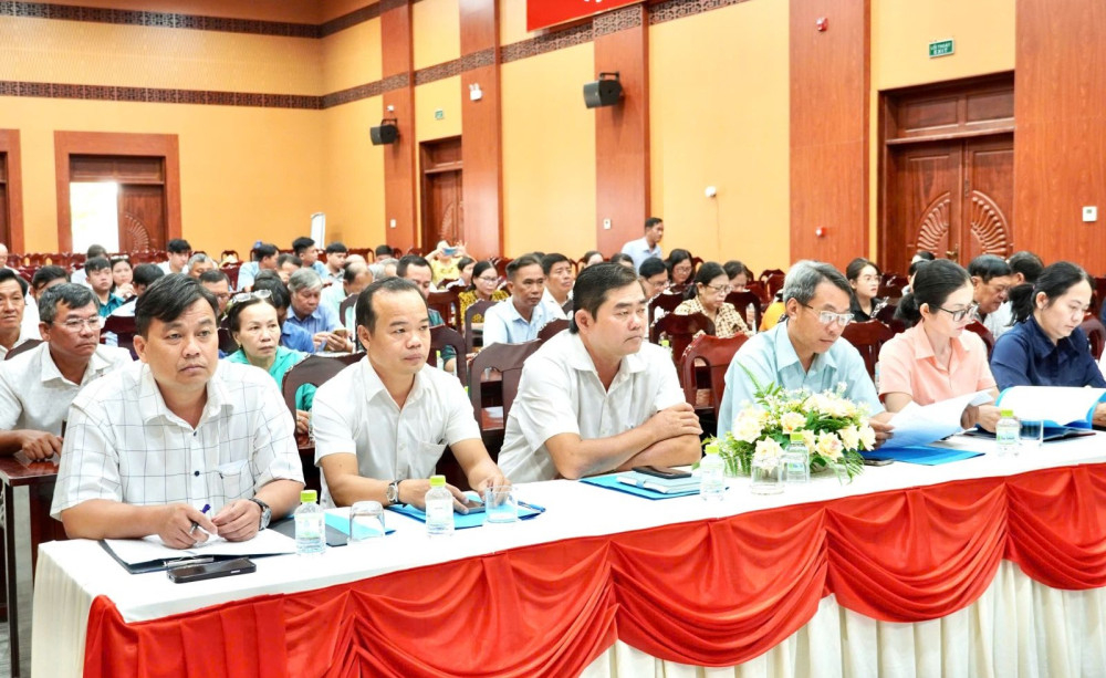 Đại biểu tham dự hội nghị