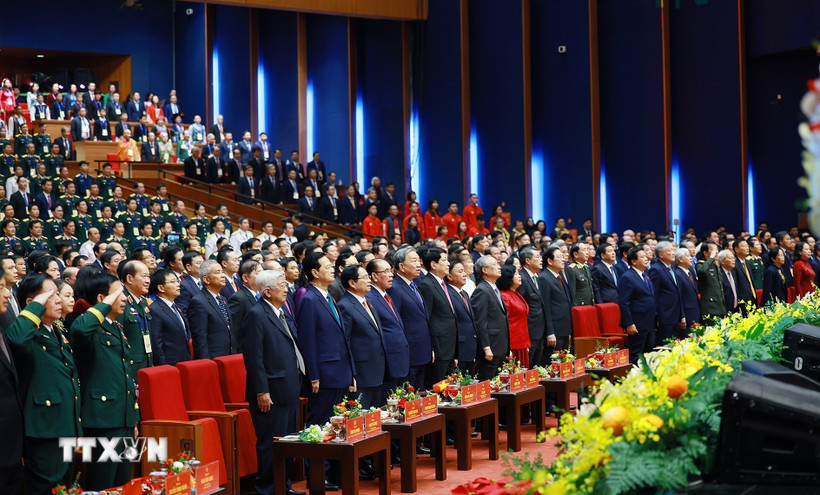 Tổng Bí thư Tô Lâm, Chủ tịch nước Lương Cường và Thủ tướng Phạm Minh Chính cùng các đại biểu tham dự Đại hội Thi đua yêu nước lần thứ XI (Ảnh: Dương Giang/TTXVN)