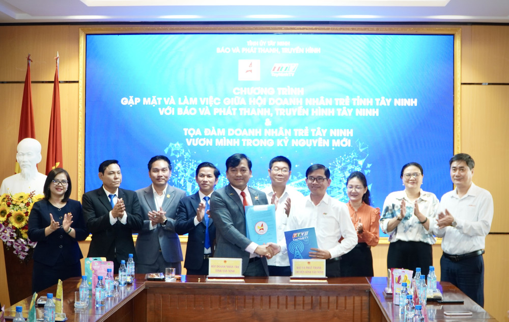 Hai đơn vị ký kết phối hợp tuyên truyền